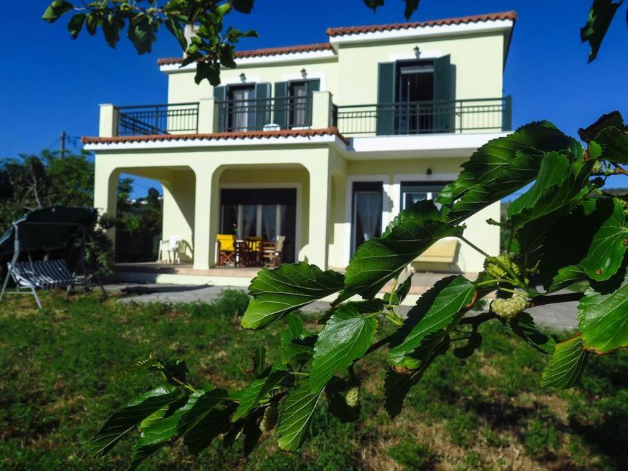 Villa Rania: Ευάερη Βίλα Με Θέα Τη Θάλασσα Lixouri Exterior photo