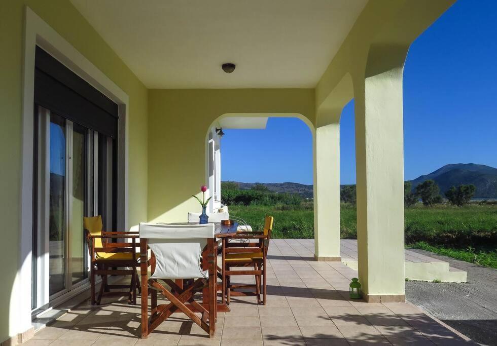 Villa Rania: Ευάερη Βίλα Με Θέα Τη Θάλασσα Lixouri Exterior photo