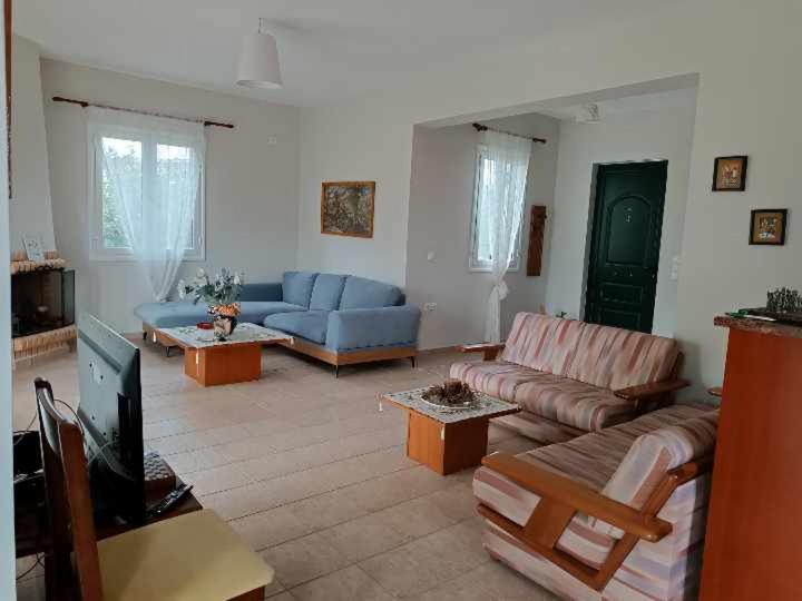 Villa Rania: Ευάερη Βίλα Με Θέα Τη Θάλασσα Lixouri Exterior photo