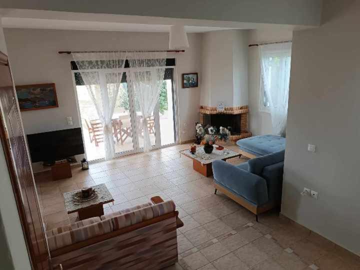 Villa Rania: Ευάερη Βίλα Με Θέα Τη Θάλασσα Lixouri Exterior photo